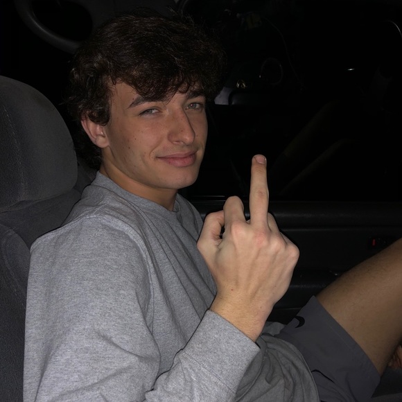 Profile Picture of Cooper Smith (@cooper_smith15) on Poshmark