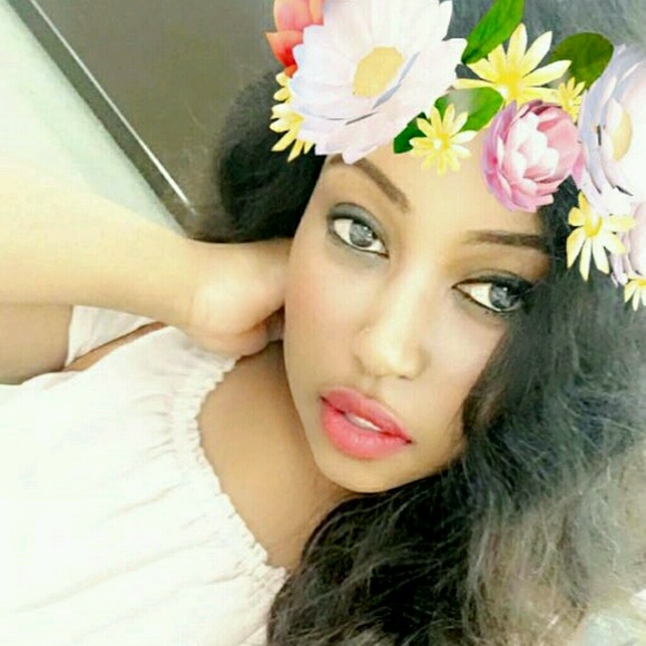 Profile Picture of Jayne-dawn Joomakhatri (@leema87) on Poshmark