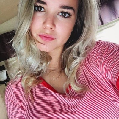 Profile Picture of Laulaublondie (@LaurenceFortier) on Twitter