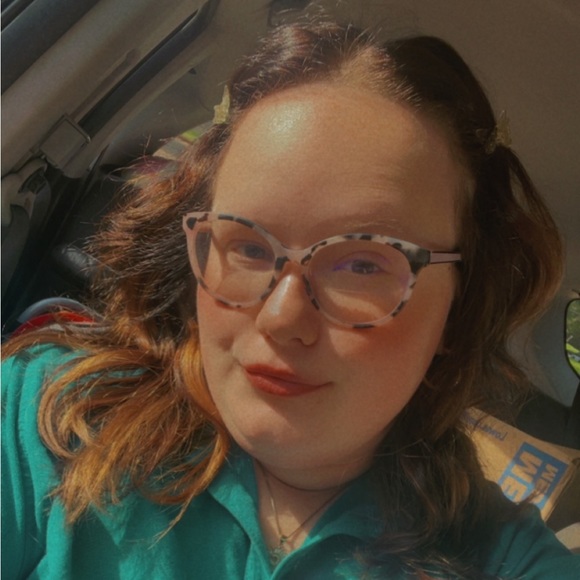Profile Picture of Amber Wise (@amberwise99) on Poshmark