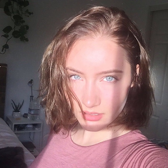 Profile Picture of Audrey Siposs (@audrey_grace27) on Poshmark