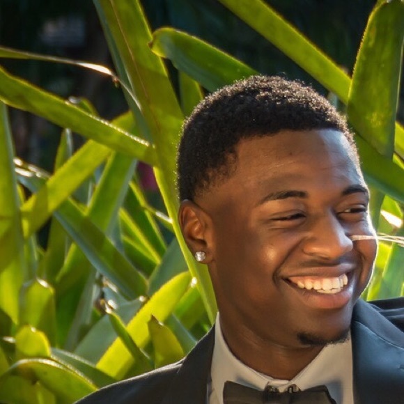 Profile Picture of Andy Duprat (@andyduprat) on Poshmark