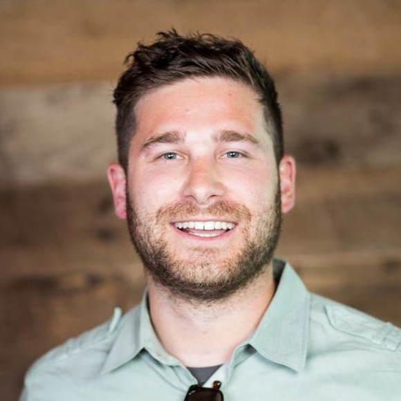 Profile Picture of Derek Kohn (@derekkohn) on Poshmark