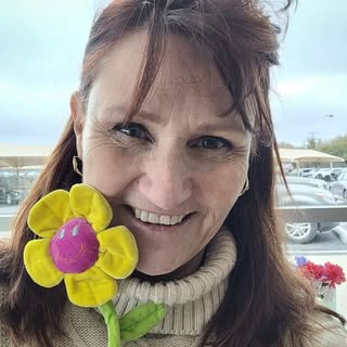Profile Picture of Shelly Bounds Renaud (@shellyboundsrenaud) on Instagram