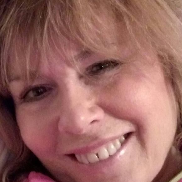 Profile Picture of Nicola Pangonis (@njpangonis) on Poshmark