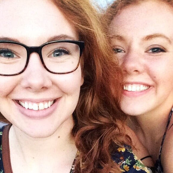 Profile Picture of Rachael Hinnenkamp (@rayhinn) on Poshmark