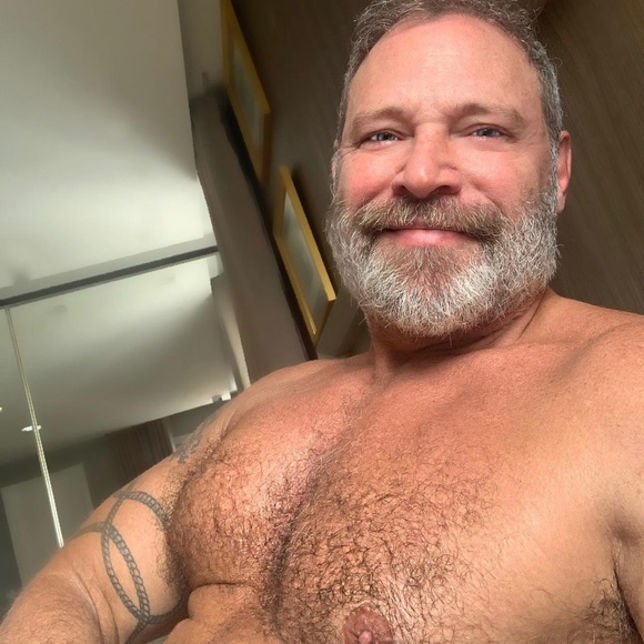 Profile Picture of Kenneth Madden (@kennethmadde365) on Poshmark