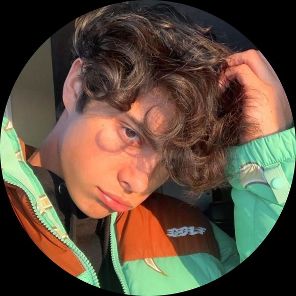 Profile Picture of Nicolle Winterhalter (@nicollewinterha) on Poshmark