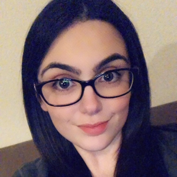 Elisha Manning - Poshmark Profile Picture of Elisha Manning (@emanning92) on Poshmark