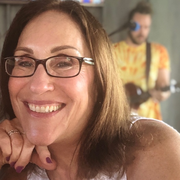 Andrea Ciniero - Poshmark Profile Picture of Andrea Ciniero (@andreaciniero) on Poshmark