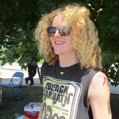 Profile Picture of Groovy Curls (@ColinRichards16) on Twitter