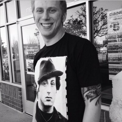 Profile Picture of Derek Overholt (@derekovie) on Twitter