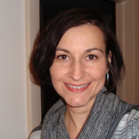 Profile Picture of Elaine Barrieau (@ebarrieau) on Poshmark