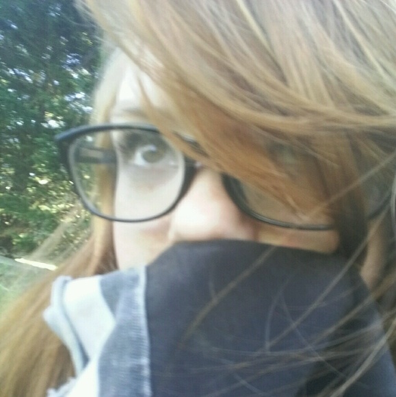 Profile Picture of Laina Mandro (@tmntkitkat) on Poshmark