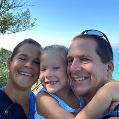 Profile Picture of Courtney VanDeWege (@courtvdw33) on Twitter