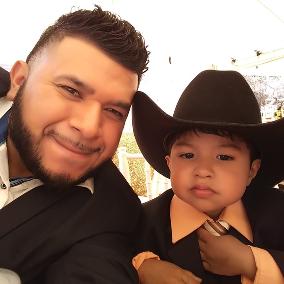 Profile Picture of Tevano Martinez (@nartineztevano) on Poshmark