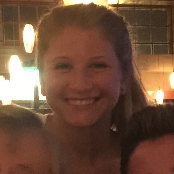 Profile Picture of Carolyn Radecki (@cradecki08) on Poshmark