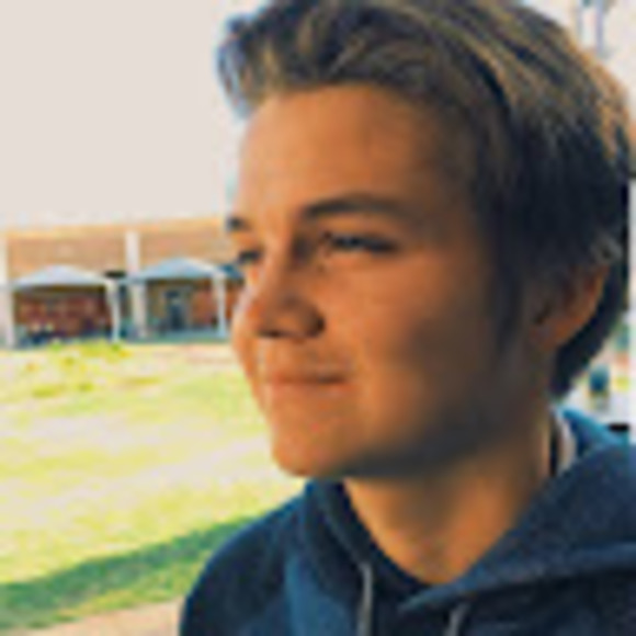 Profile Picture of Daniel Romo (@ddogromo) on Poshmark