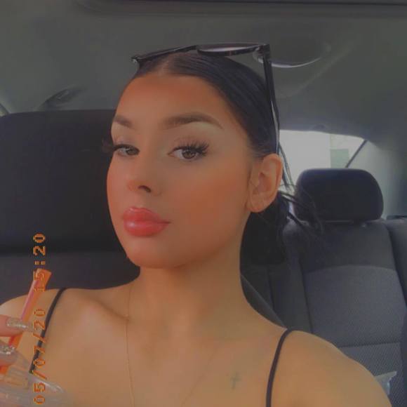 Profile Picture of Hannah Chaput (@hannah3659) on Poshmark