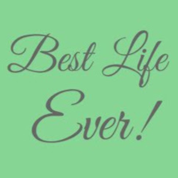 Profile Picture of Aria Davis (@mixedup2914) on Poshmark