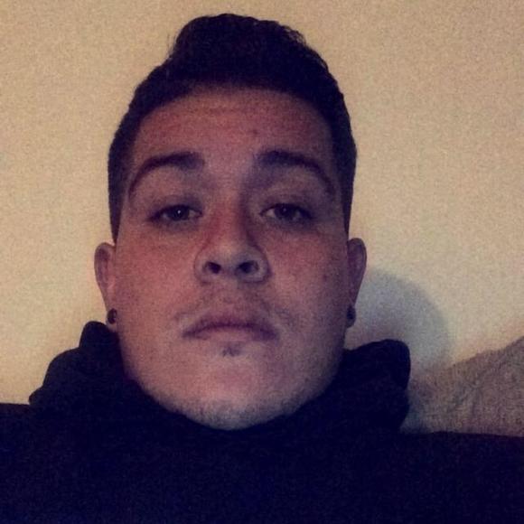 Carlos Leon - Poshmark Profile Picture of Carlos Leon (@calz1496) on Poshmark