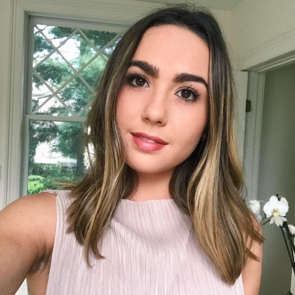 Profile Picture of Brianna Steigerwald (@bsteigewald) on Poshmark
