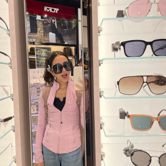 Profile Picture of Giuseppina Cacciatore (@caccigi189) on Poshmark