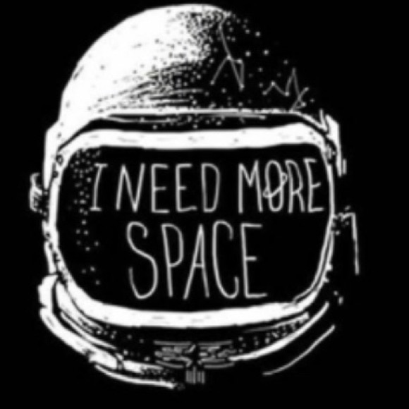 Profile Picture of Ava Desiongco (@avarose_05) on Poshmark