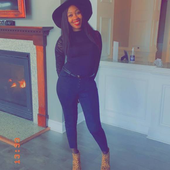 Profile Picture of Jennifer Bryant-souza (@jenniferbrya993) on Poshmark