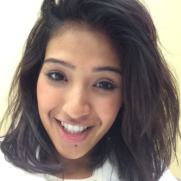 Profile Picture of Deepa Bhat (@dipskatabs) on Poshmark
