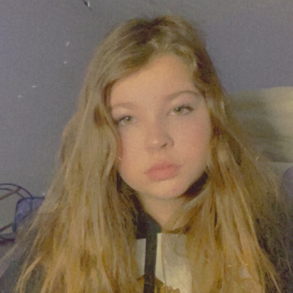 Mackenzie Mccarver - Poshmark Profile Picture of Mackenzie Mccarver (@mackenzie_m375) on Poshmark