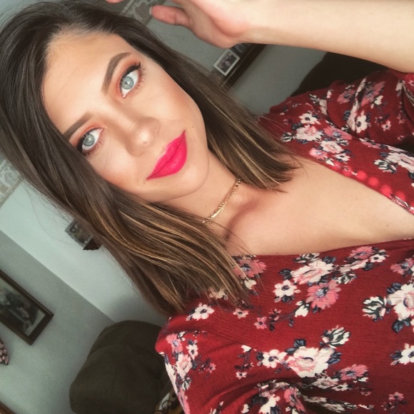 Profile Picture of Cora Patton (@coraanna) on Poshmark