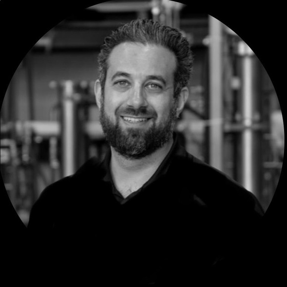 Profile Picture of Mike Stringile (@mikestringile) on Poshmark