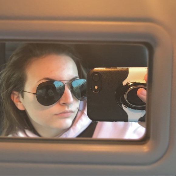 Profile Picture of Kelli Karlin (@kellikarlin) on Poshmark