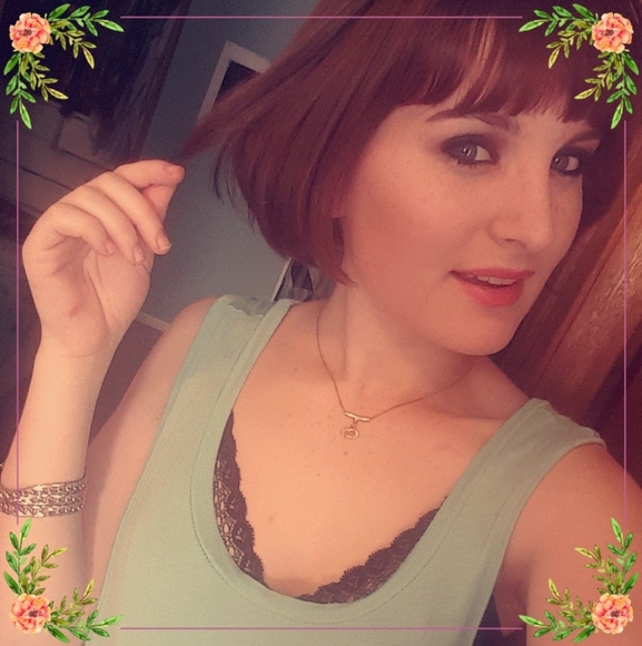 Profile Picture of Elizabeth Sublette (@elizabeth2477) on Poshmark