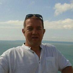 Profile Picture of Stuart Irwin (@StuHootsIrwin) on Twitter