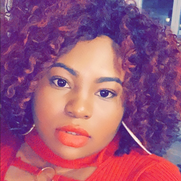 Profile Picture of Shilove Bellegarde (@foxylicious27) on Poshmark