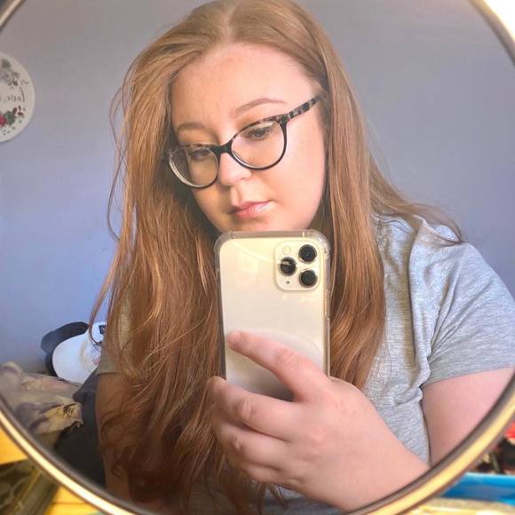 Profile Picture of Emily Gasparek (@emilygasparek) on Poshmark