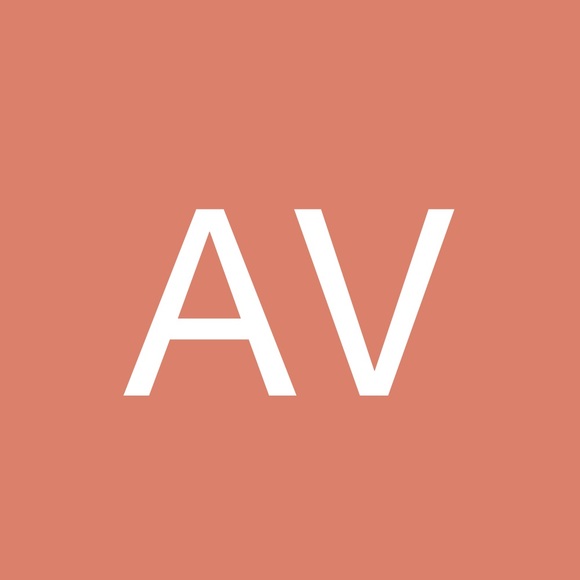 Profile Picture of Andrew Van ness (@andrewvan124) on Poshmark