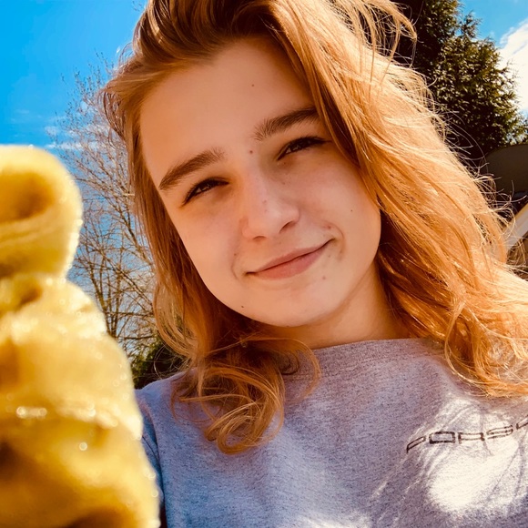 Profile Picture of Alieta Swinney (@alieta264256) on Poshmark