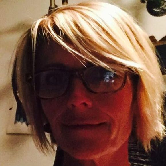 Profile Picture of Lisa Stoutamire (@bigtentoday) on Poshmark