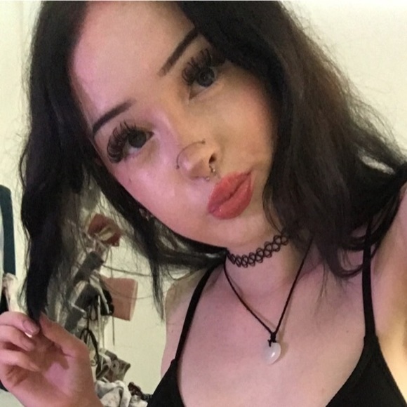 Profile Picture of Kc Poluchowicz (@kc_poluchowicz) on Poshmark