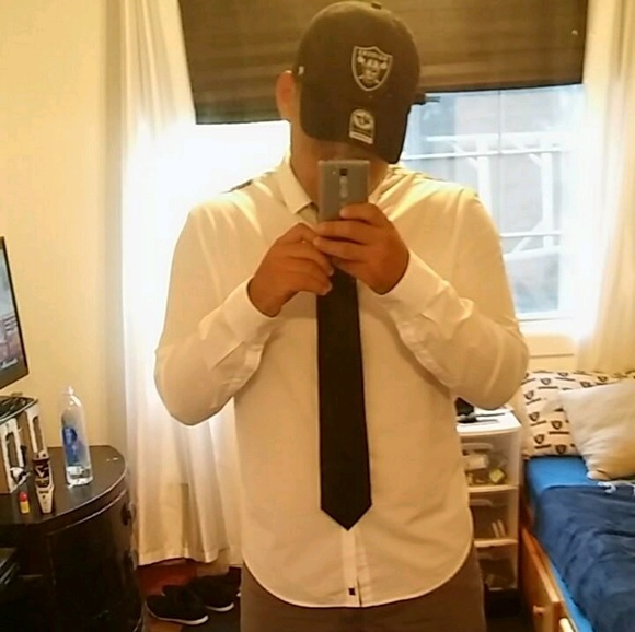 Profile Picture of Steven Calderon (@slvdrcalderon) on Poshmark