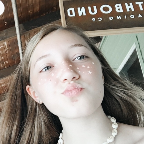 Profile Picture of Adriana Waldmiller (@a_waldmiller) on Poshmark