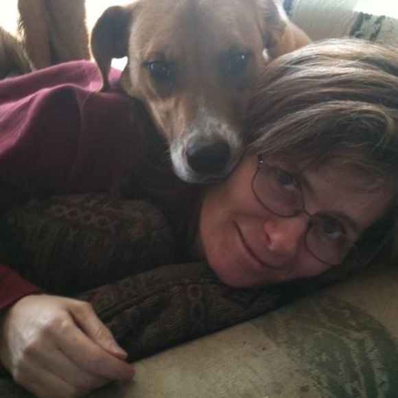 Profile Picture of Colleen Holsworth (@colleeninco) on Poshmark