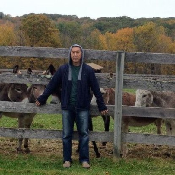 Profile Picture of Kaz Makino (@kaz92351) on Poshmark