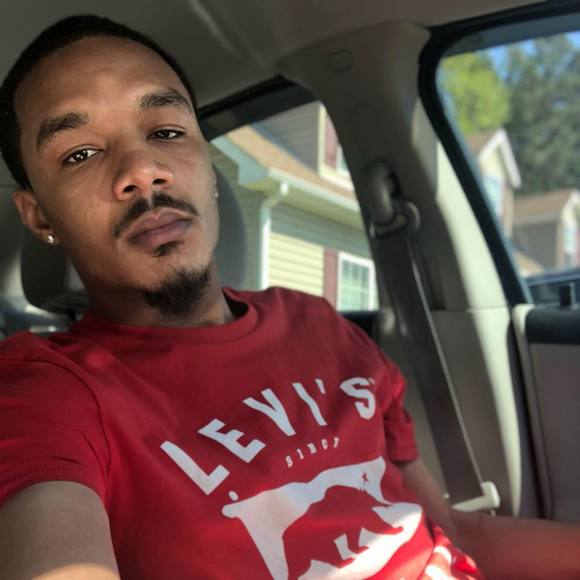 Profile Picture of Dante Roberts (@smokeerob) on Poshmark