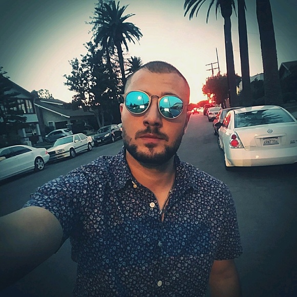 Profile Picture of Manch Manch (@manch7700777) on Poshmark