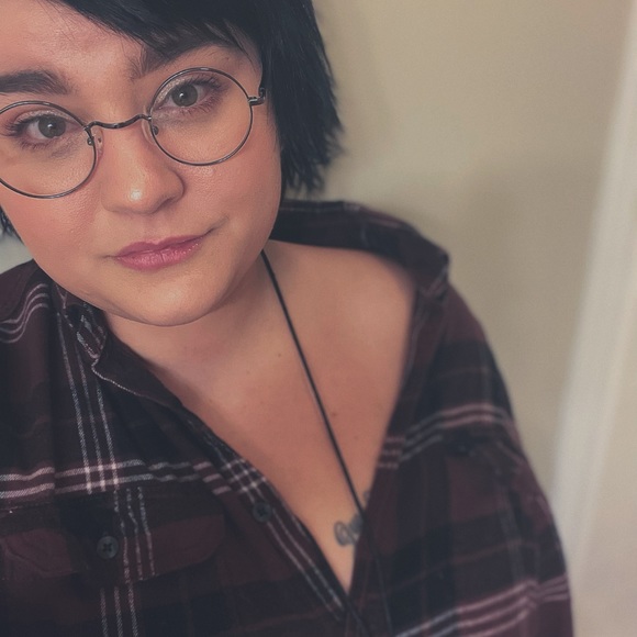 Profile Picture of Justine Pendergrass (@heyyyjus) on Poshmark