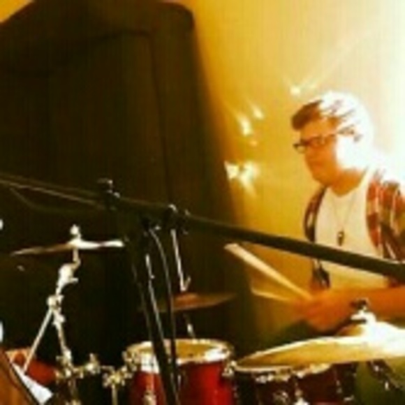 Profile Picture of Jesse Moreno (@jesse_toca) on Poshmark